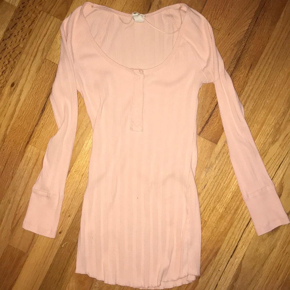 Light peace long sleeved ribbed henley